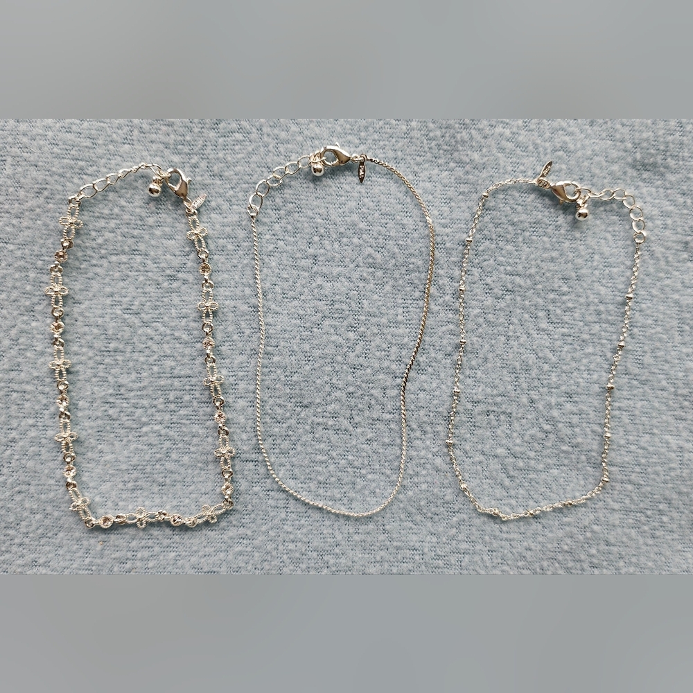 Avon Set Of Three Shimmering Anklets Set, Silvertone, Rhinestones, NIB - Picture 2 of 13